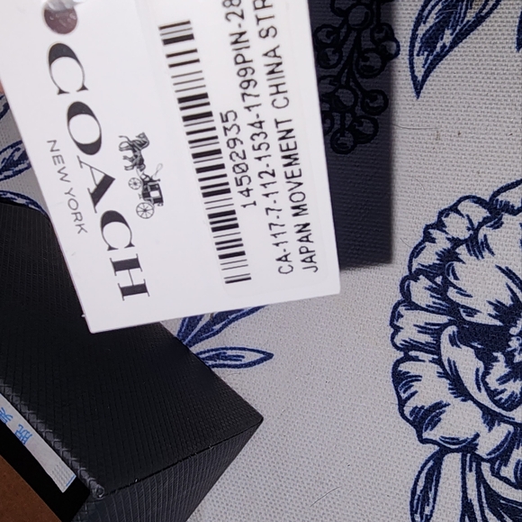 Coach Women's Pink Watch - Picture 3 of 5